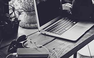 可靠的配资平台:股票软件资金博弈怎么看-一则传闻 直线封板！浙江荣泰回应：无法确认准确性